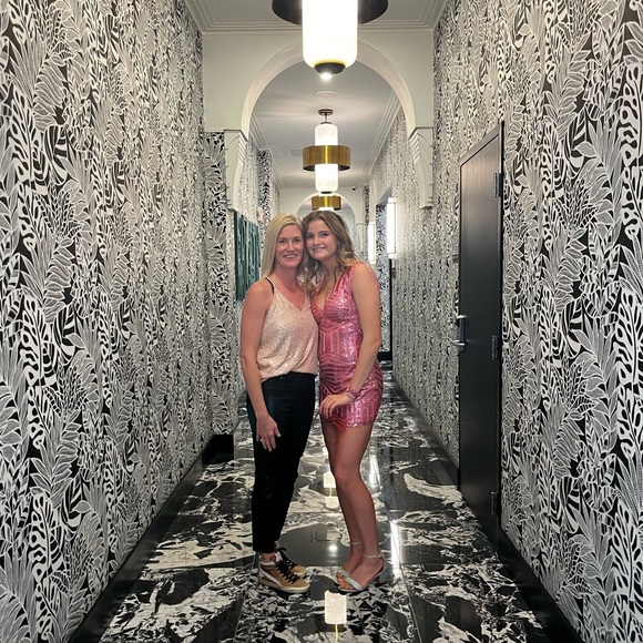 Pink sparkly superdown dress - Picture 5 of 5